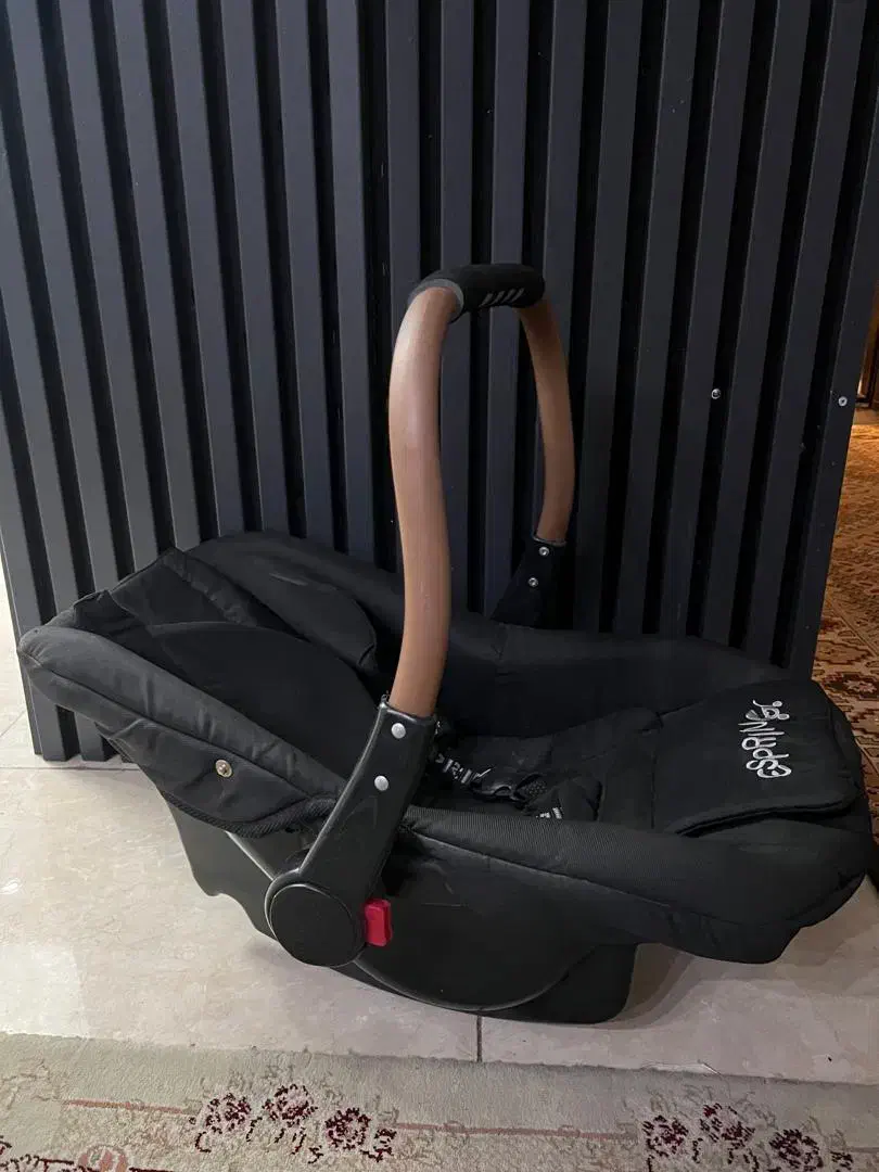 گهواره اسگوتر کریر ماشین بازی|اسباب و اثاث بچه|کرج, حصارک بالا|دیوار