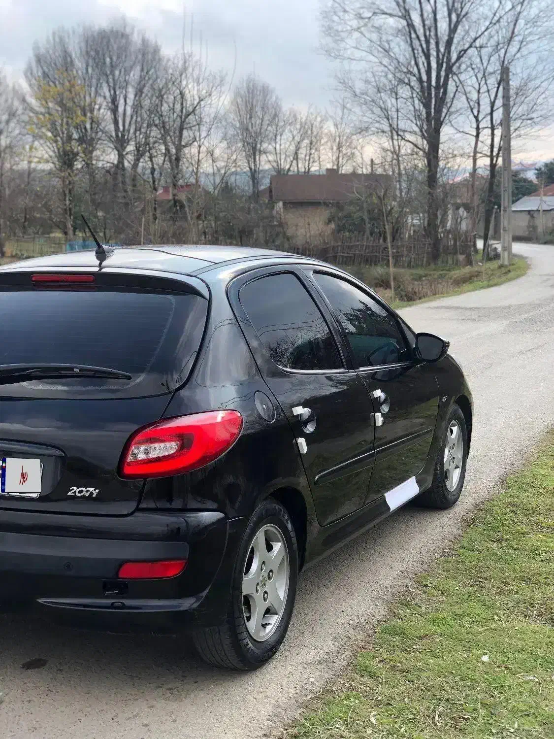 207 سقف پانا 1402|خودرو سواری و وانت|رشت, یخسازی|دیوار