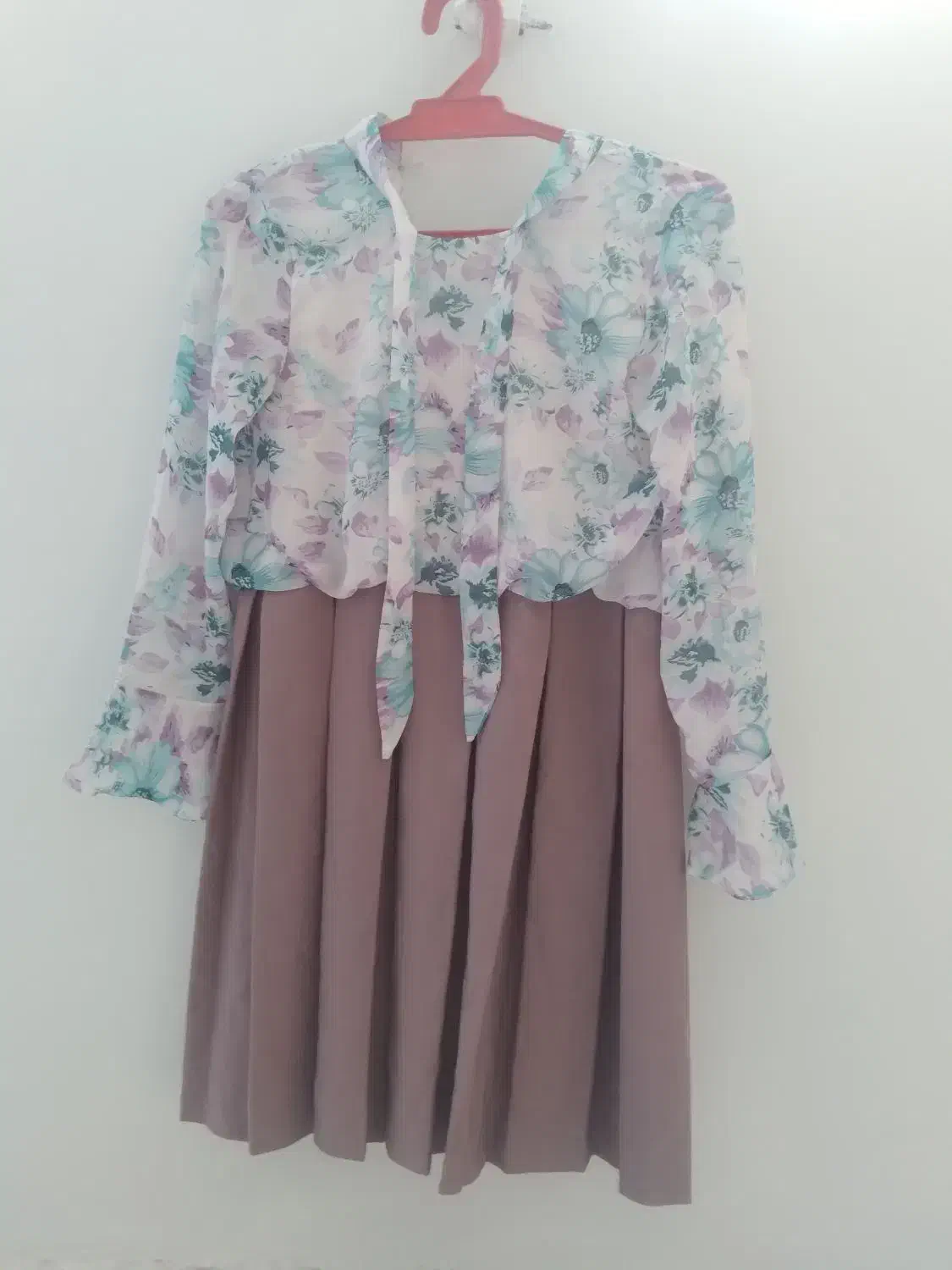 کاپشن و لباس|لباس|سبزوار, طبرسی (جعفرآباد)|دیوار