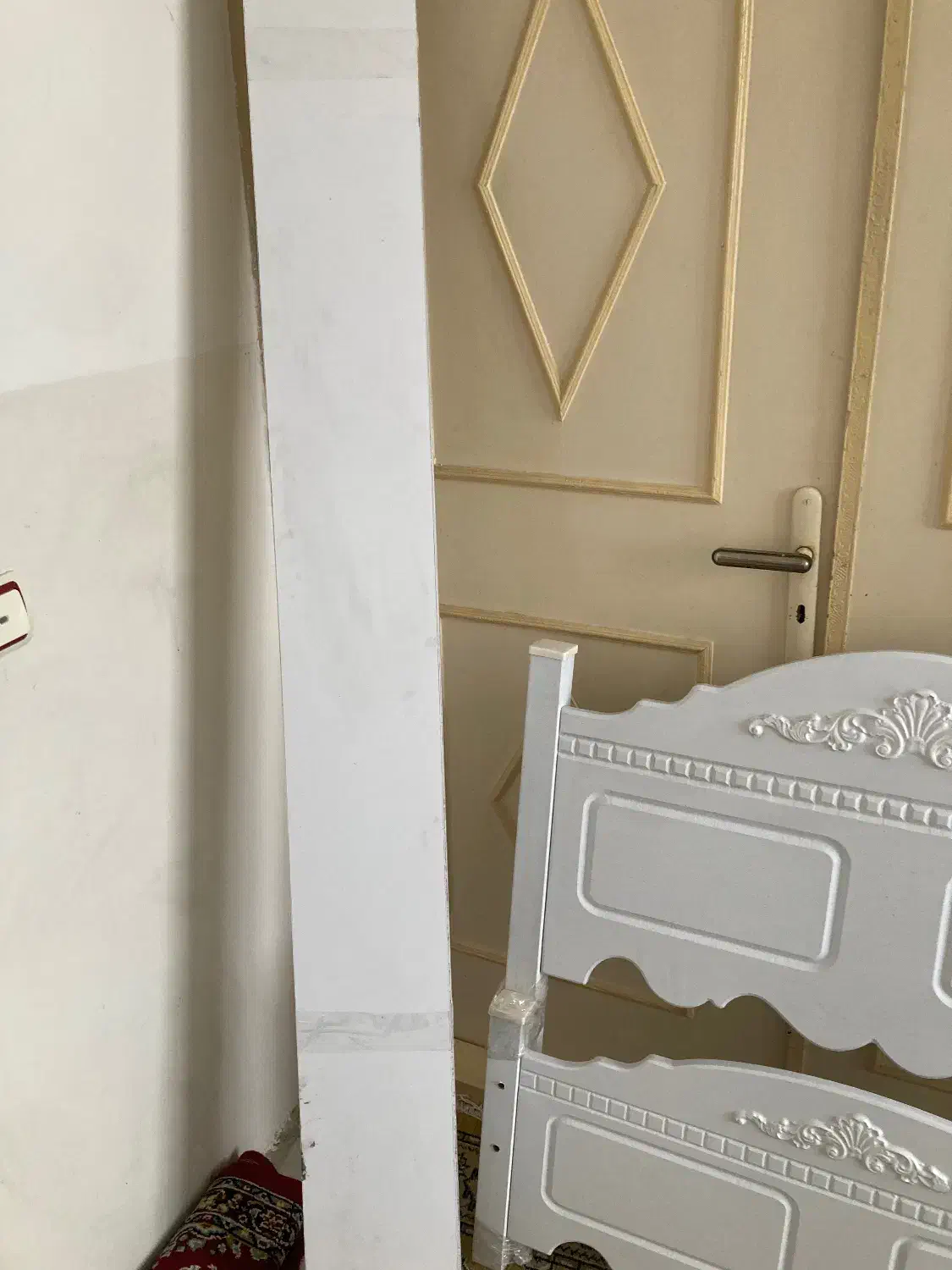 تخت|تخت و سرویس خواب|لاهیجان, لیل|دیوار