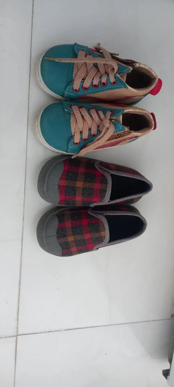 دو جفت کفش نونو|کفش و لباس بچه|خواف, |دیوار