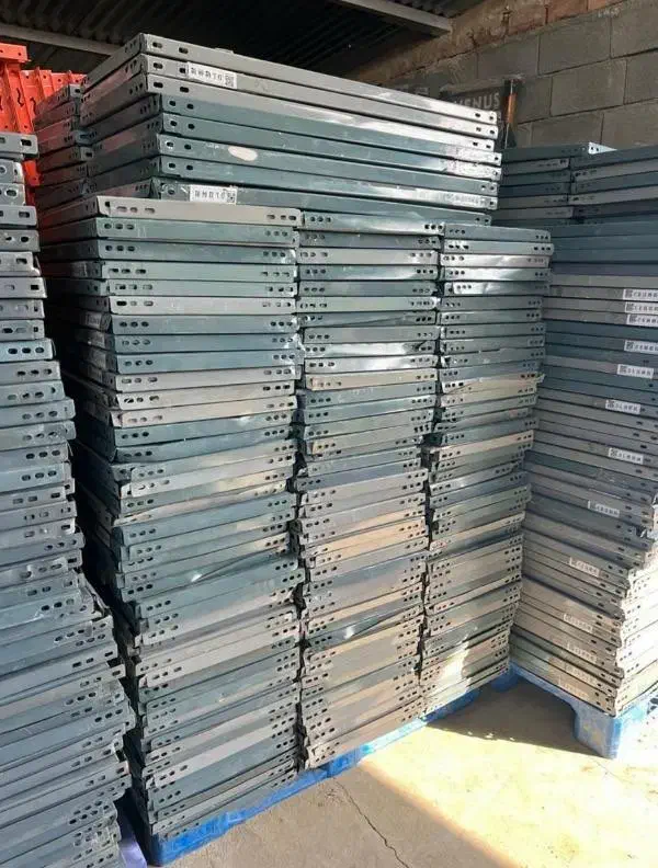 فروش و خریدار قفسه فلزی تعداد بالا|فروشگاه و مغازه|کرج, ترمینال کلانتری|دیوار