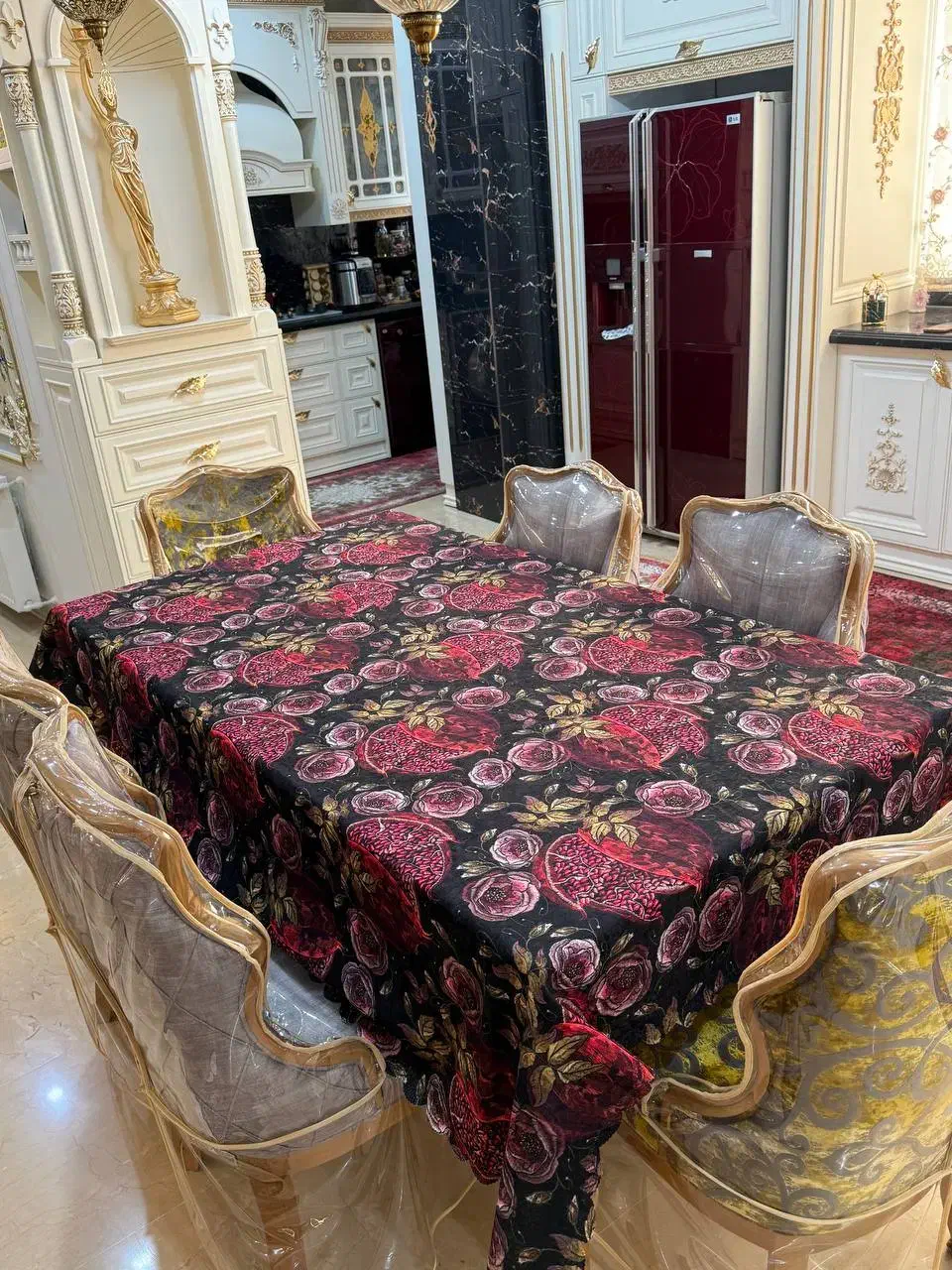 رومیزی طرح شب یلدا پارچه مخمل شانل زیر سفره یلدایی|پرده، رانر، رومیزی|تبریز, |دیوار