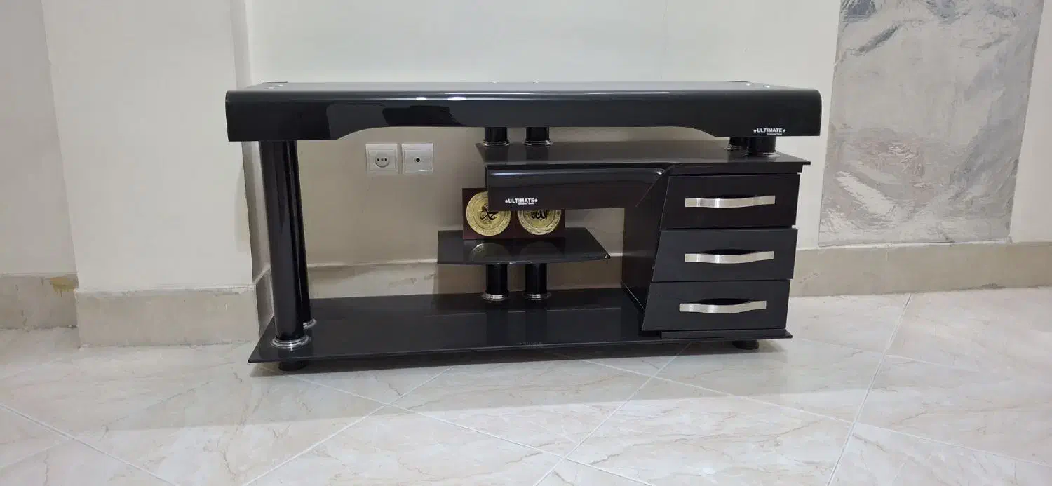 میز تلویزیون در حد نو|میز تلویزیون|مبارکه, |دیوار