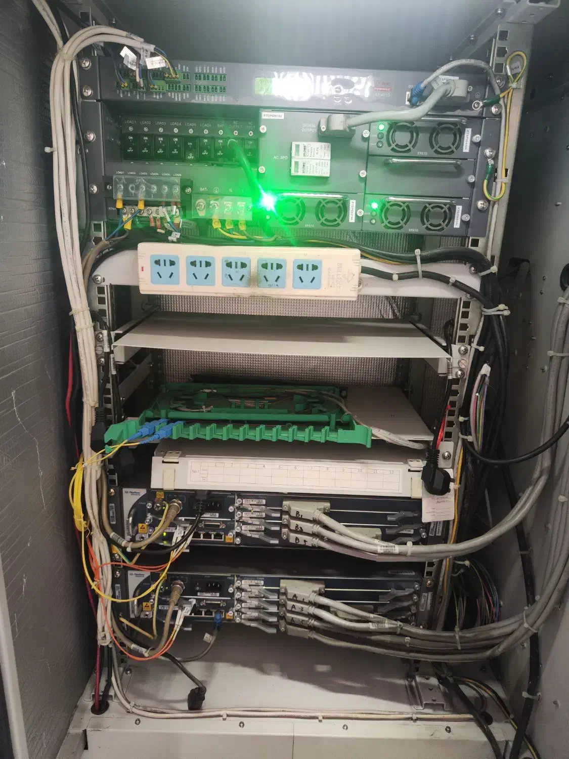 استخدام کارشناس کامپیوتر و یا شبکه|استخدام رایانه و فناوری اطلاعات|فردیس, منظریه|دیوار