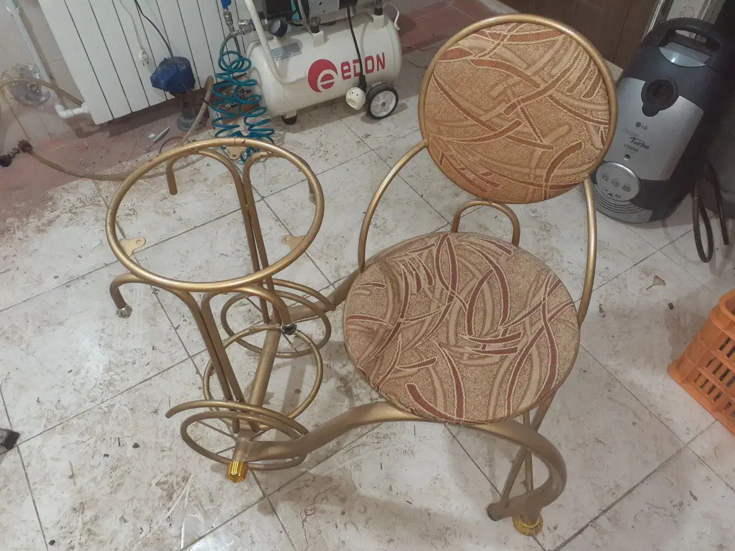 صندلی تلفن|صندلی و نیمکت|قم, پردیسان|دیوار