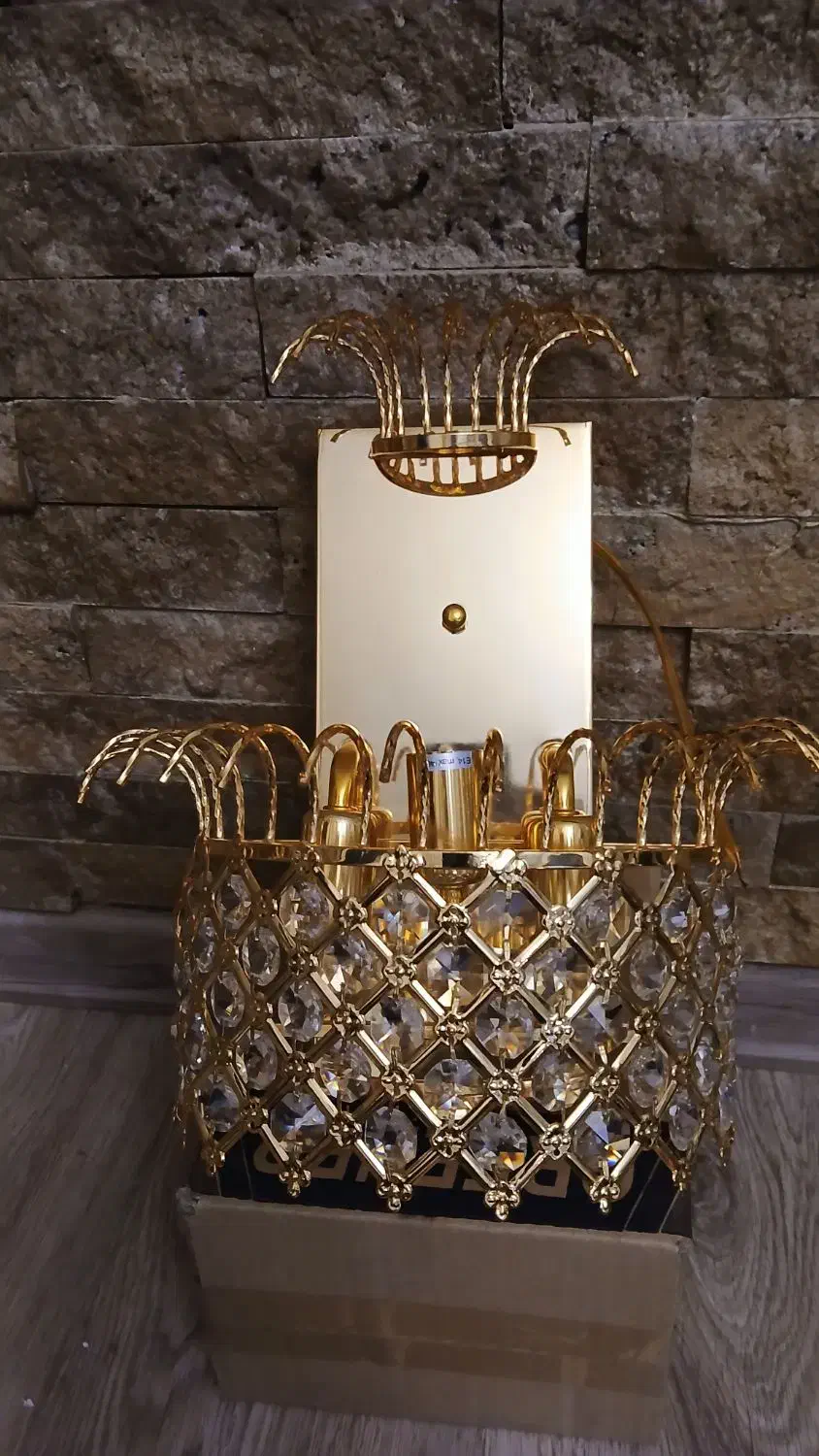 تعدادی دیوار کوب موجود است|لوستر و چراغ آویز|تبریز, |دیوار