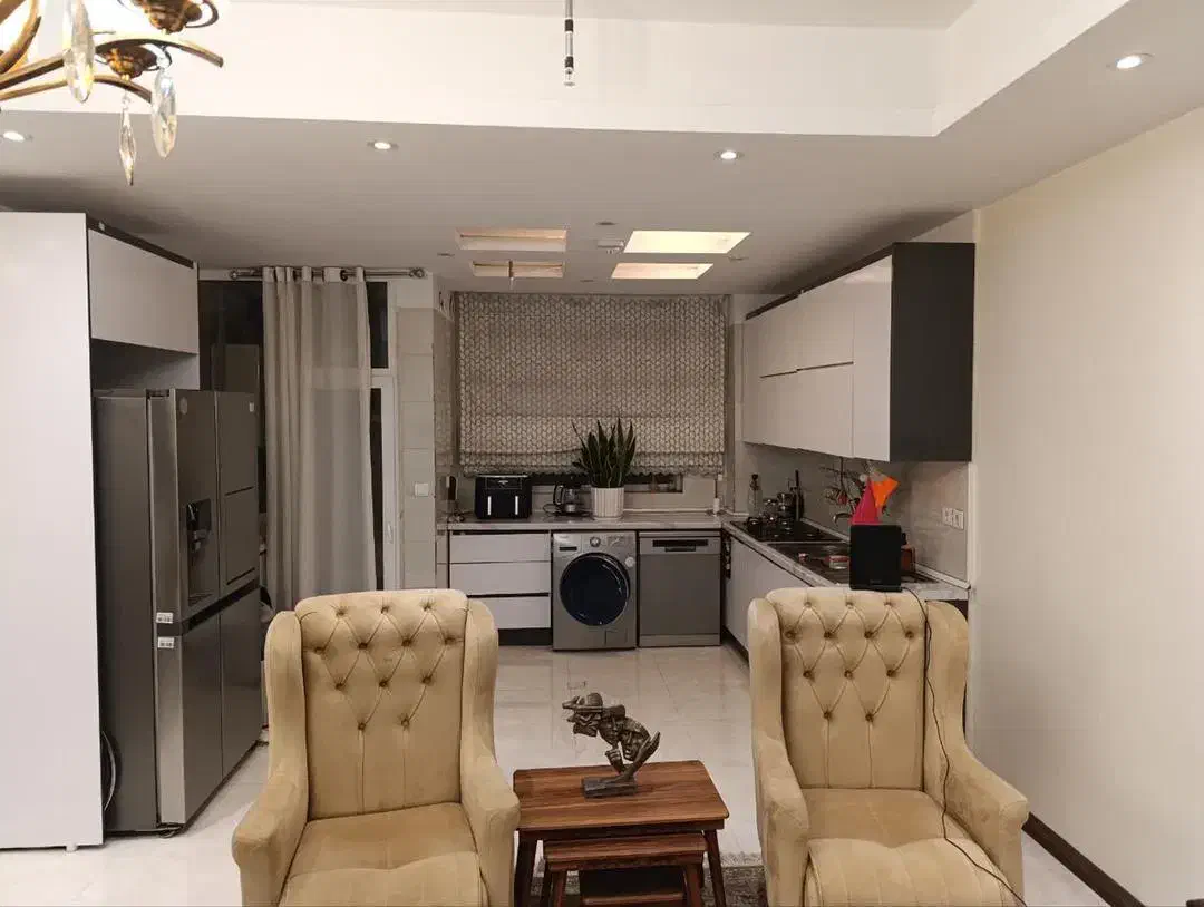 آپارتمان ۹۰ متر  ط سوم    رهن کامل