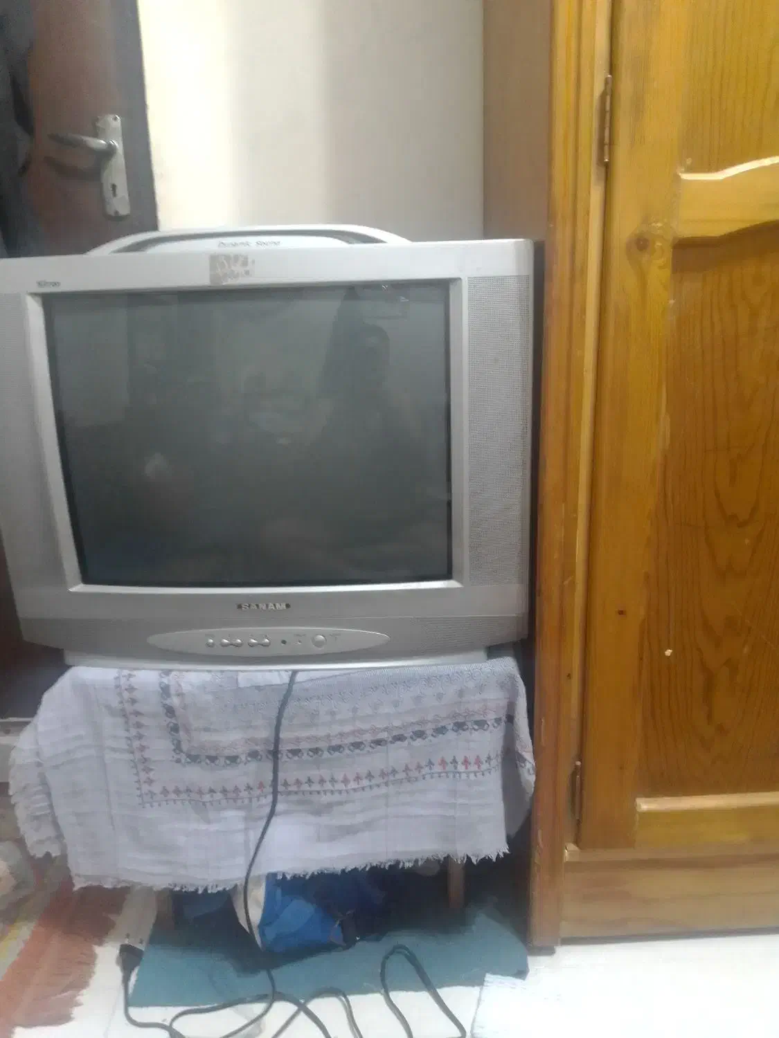 تلوزیون ( لنگرود )|تلویزیون و پروژکتور|کیلان, |دیوار