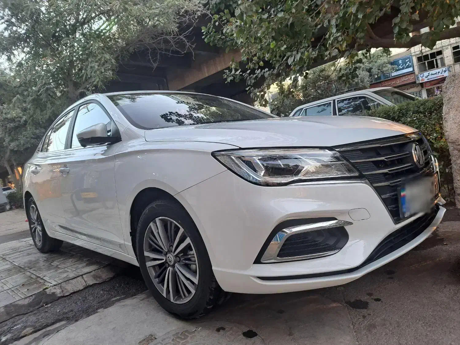 سواری سدان mg5|خودرو سواری و وانت|اصفهان, پرتمان|دیوار