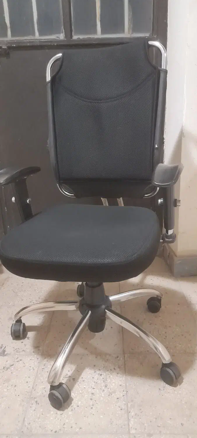 دو عدد صندلی مدیریتی مارک نیلپر و Live|صندلی و نیمکت|اسلامشهر, شهرک قائمیه|دیوار