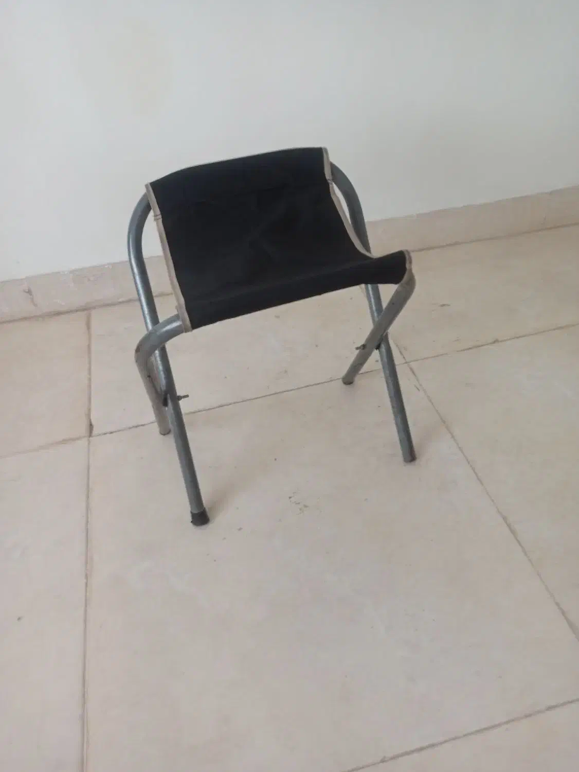 صندلی تاشو برزنتی|صندلی و نیمکت|رشت, آزادگان|دیوار