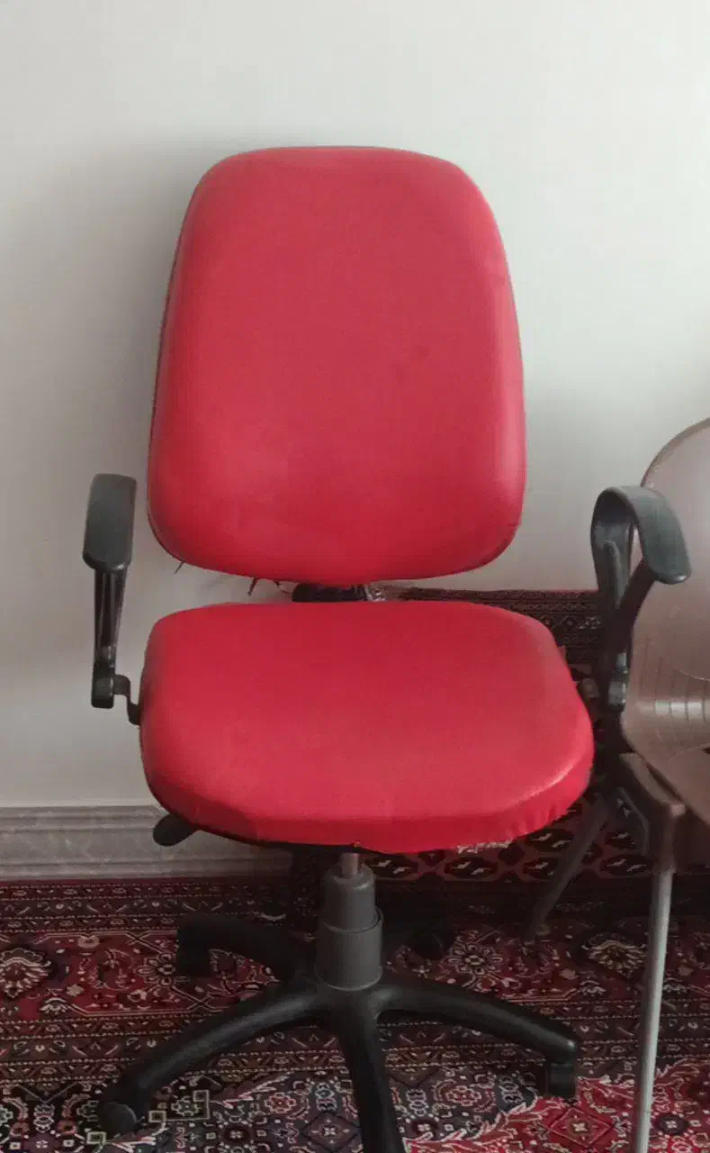 صندلی چرخ دار تمیز|صندلی و نیمکت|کرمانشاه, |دیوار