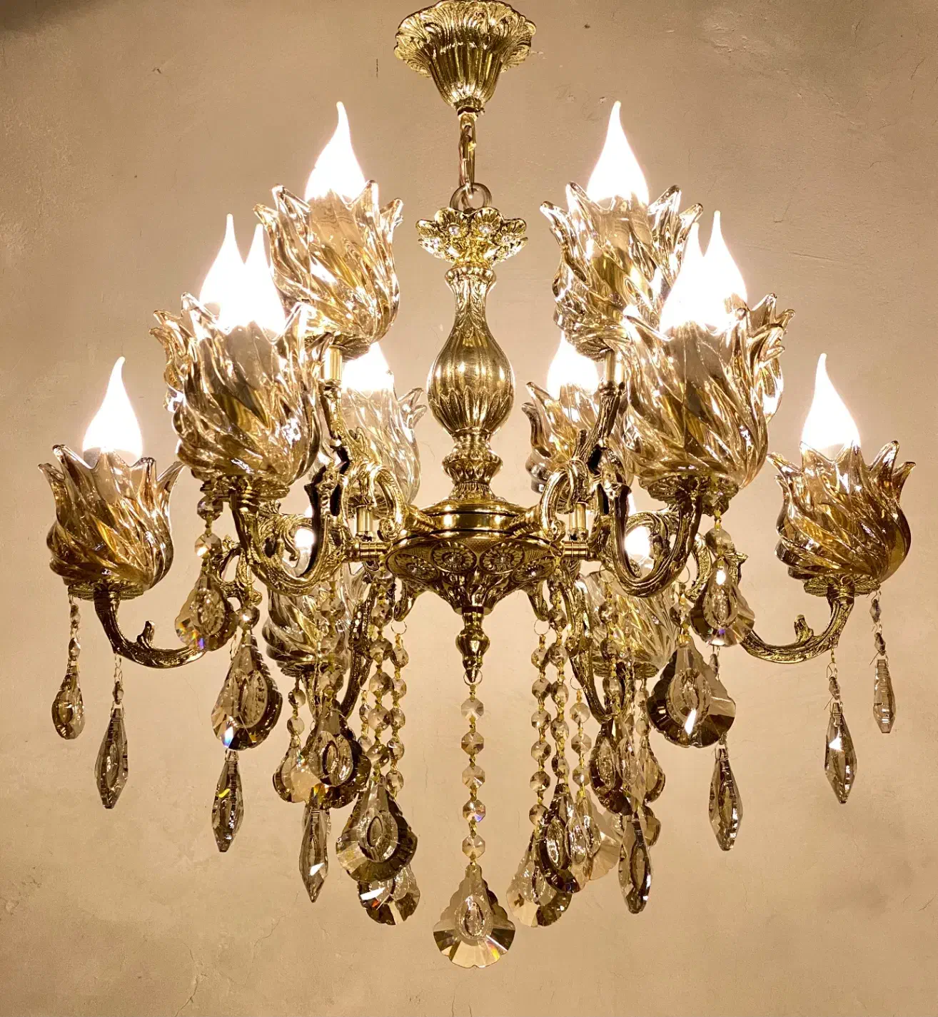 لوستر د‌ه شعله/تعویض لوستر کهنه با نو|لوستر و چراغ آویز|تهران, نعمت‌آباد|دیوار