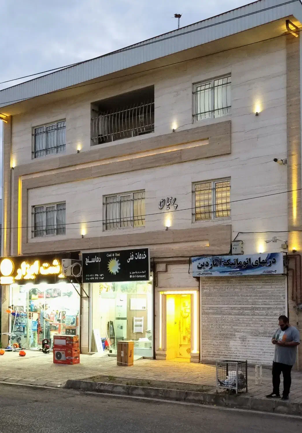 اجاره مغازه ۱۸ متری بر بلوار عشوری|اجارهٔ مغازه و غرفه|رشت, فرزانه|دیوار