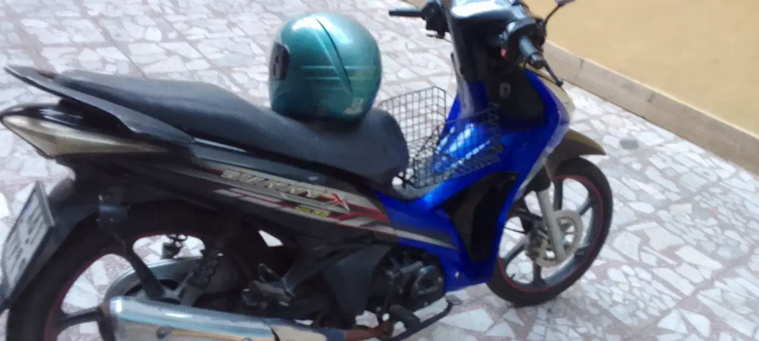 ویو|موتورسیکلت|رشت, فلسطین|دیوار