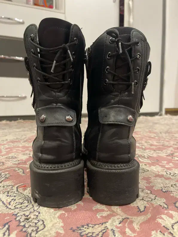 نیم بوت زیبا|کیف، کفش، کمربند|قم, سراجه (۱۵ خرداد)|دیوار