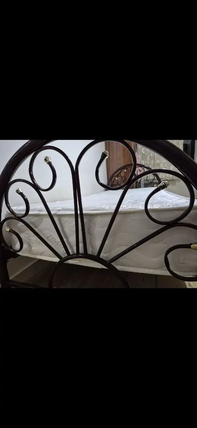 تخت خواب فلزی بدون تشک|تخت و سرویس خواب|رشت, چله خانه|دیوار