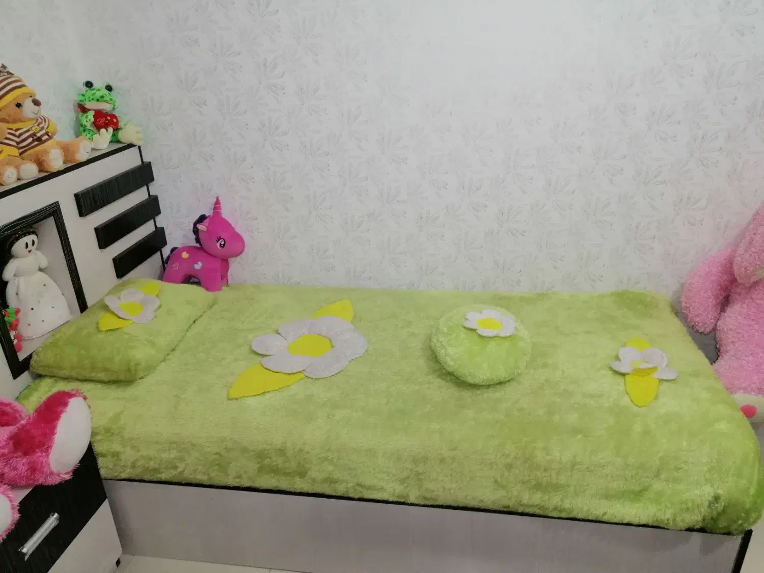 روتختی سالم درحدنو وفرش کارکرده شگی بسیارسالم|سرویس روتختی|اصفهان, ملک‌شهر|دیوار