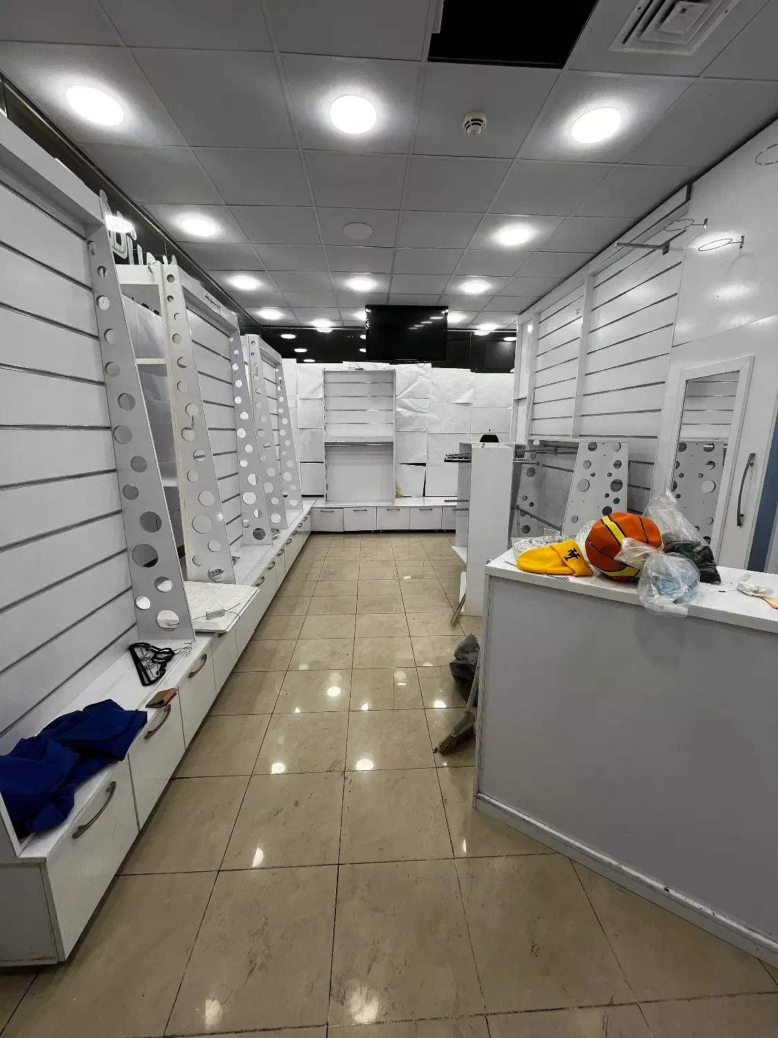 دکور مغازه|فروشگاه و مغازه|شیراز, سینما سعدی|دیوار