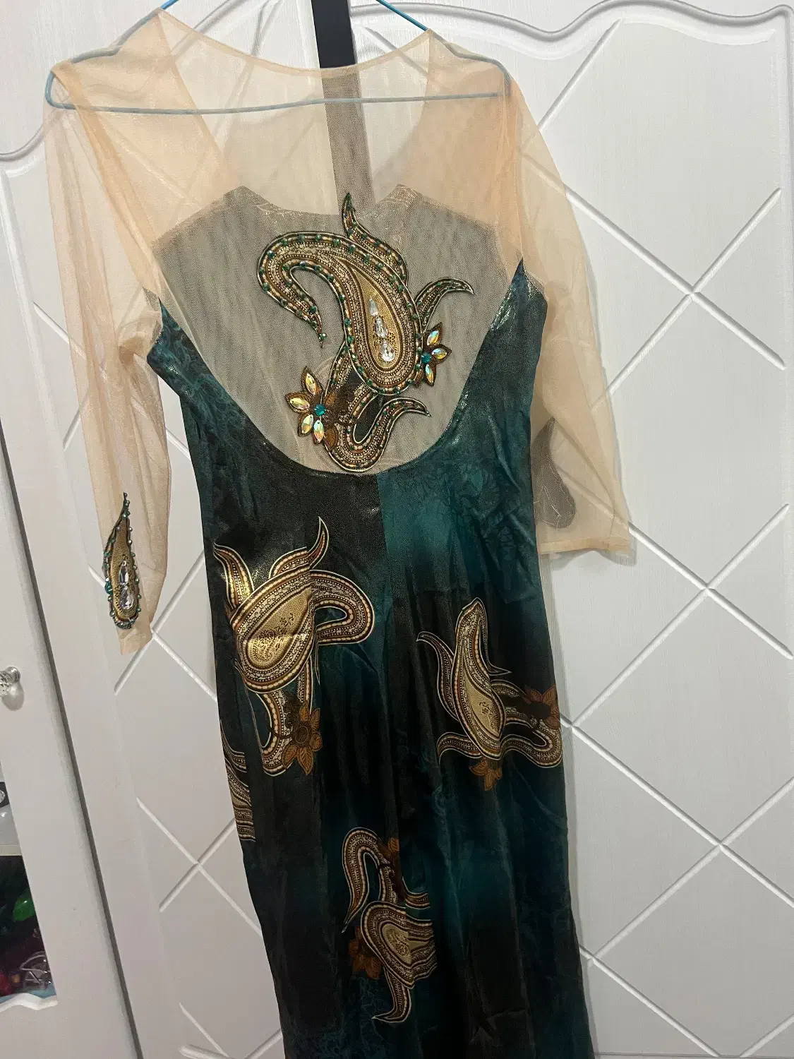 لباس مجلسی بلند|لباس|میانه, |دیوار