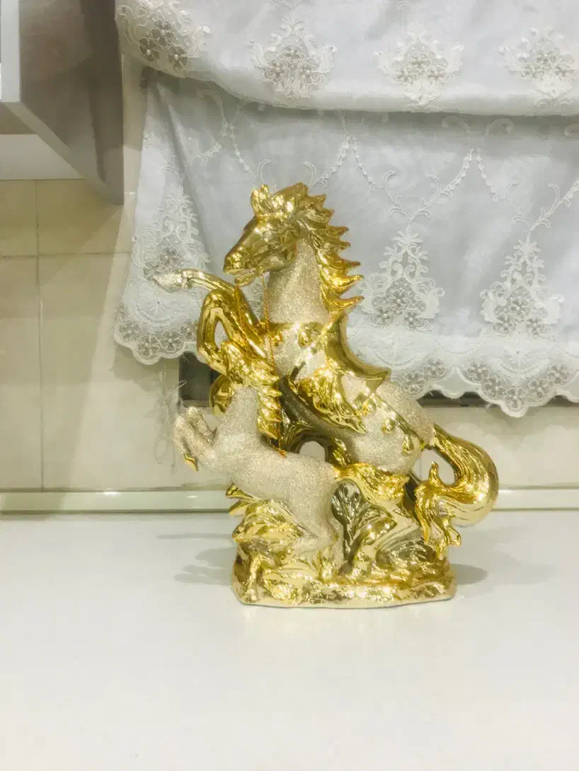 مجسمه طلایی اسب|مجسمه، تندیس، ماکت|تهران, خاوران|دیوار