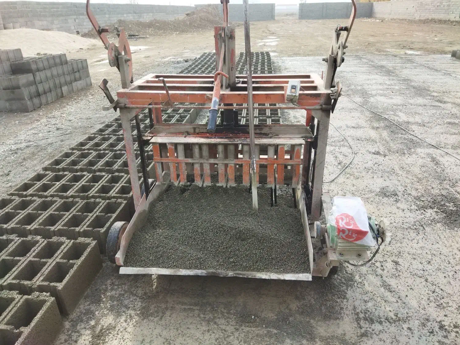 دستگاه بلوک زنی 15در40شیش قالبه حق نژاد|ماشینآلات صنعتی|هشتگرد, گلسار|دیوار