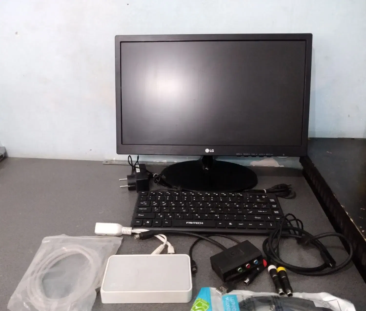 مانیتور کامپیوتر ال جی و کیبود|قطعات و لوازم جانبی رایانه|محمدیه-قزوین, |دیوار