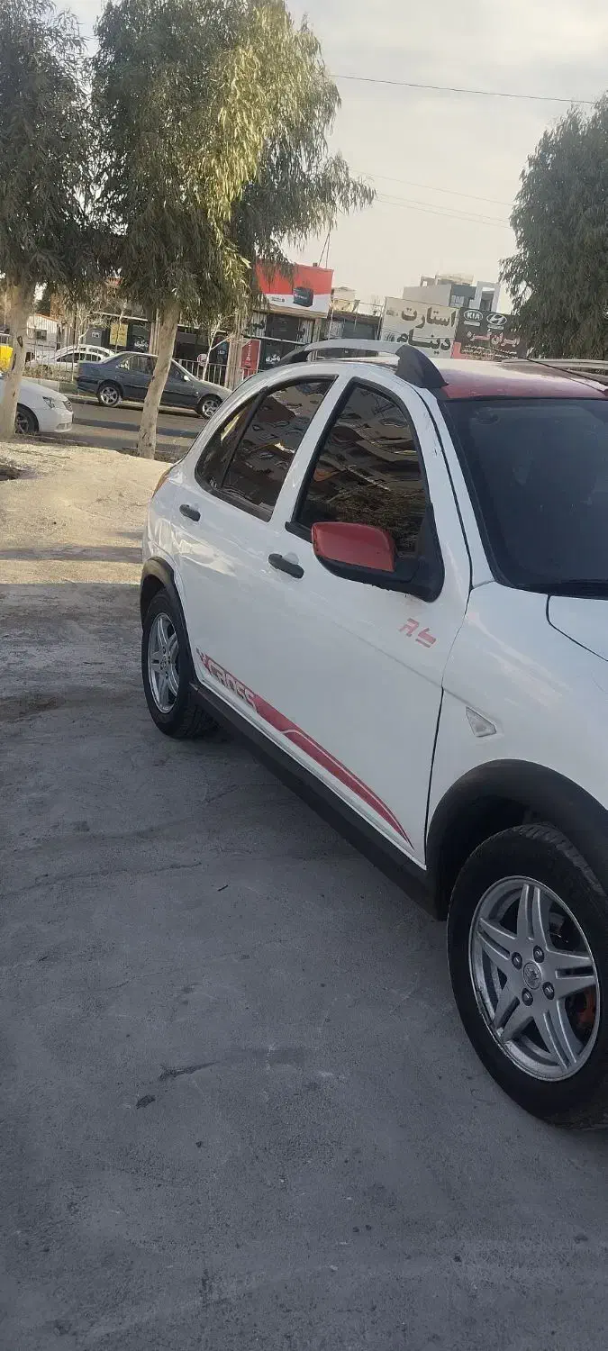 کوییک R.    1400|خودرو سواری و وانت|قم, چهل درخت‎|دیوار