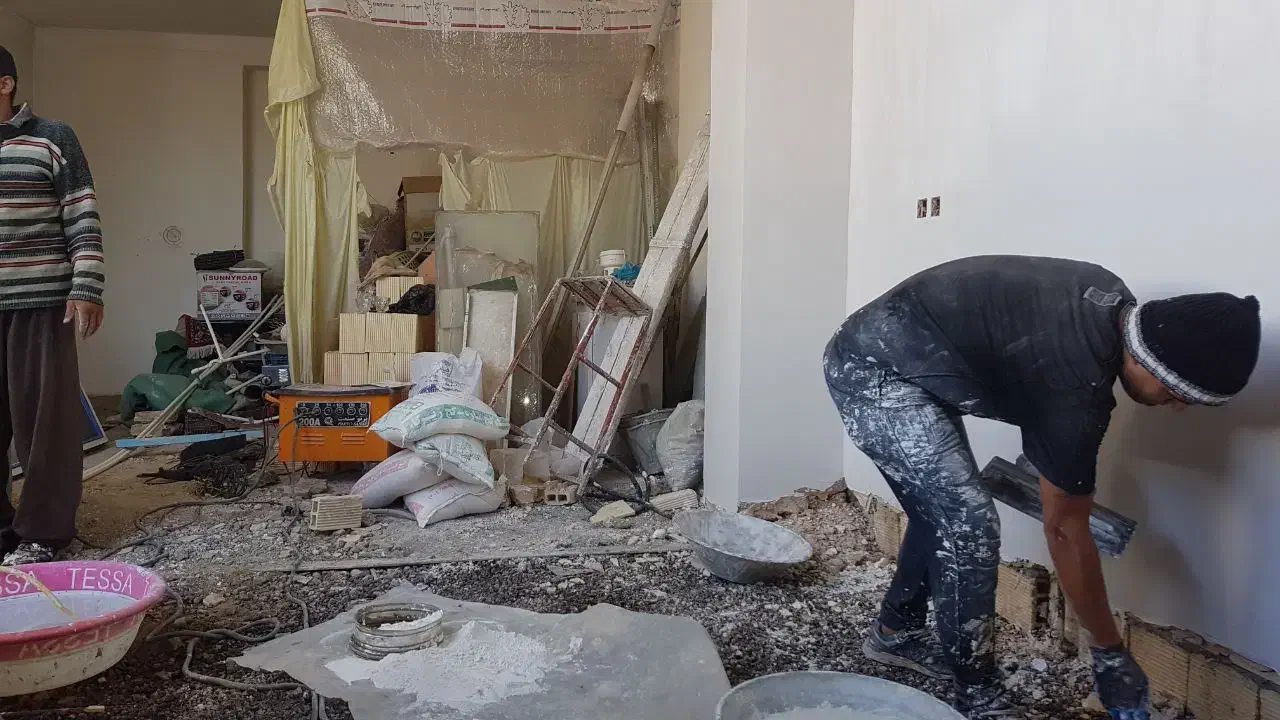 گچکاری گلگچ سفید و لکه کیری در کامیاران و کرمانشاه|خدمات پیشه و مهارت|کامیاران, |دیوار