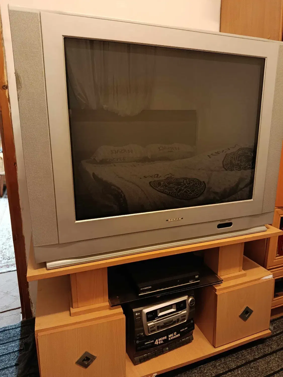 تلویزیون صنام|تلویزیون و پروژکتور|املش, |دیوار