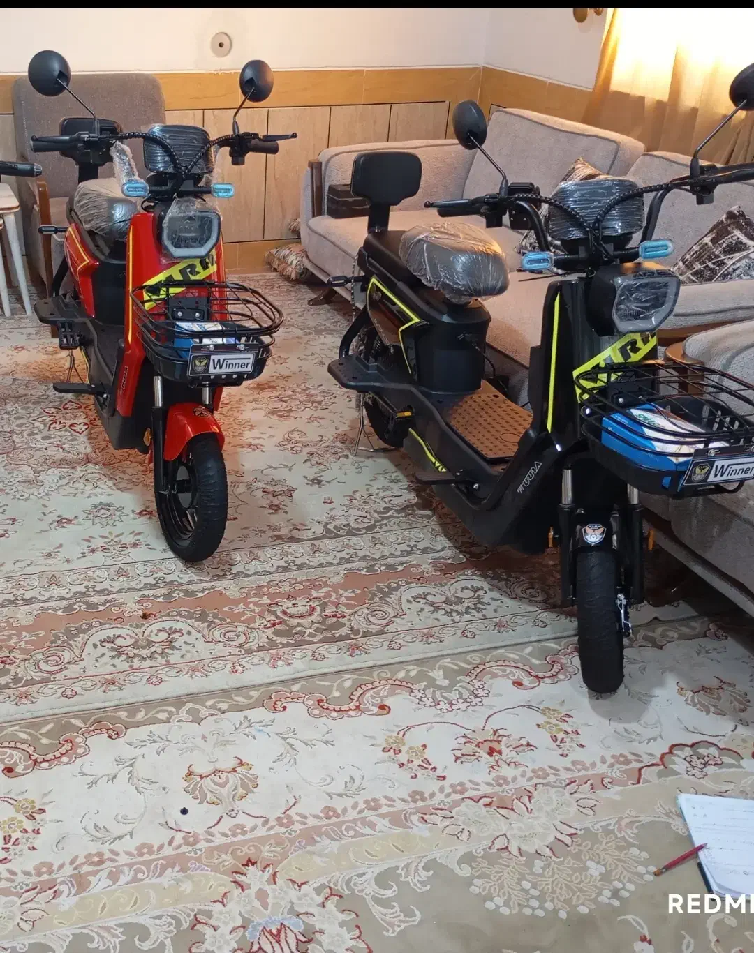 اسکوتر|دوچرخه، اسکیت، اسکوتر|نی‌ریز, |دیوار