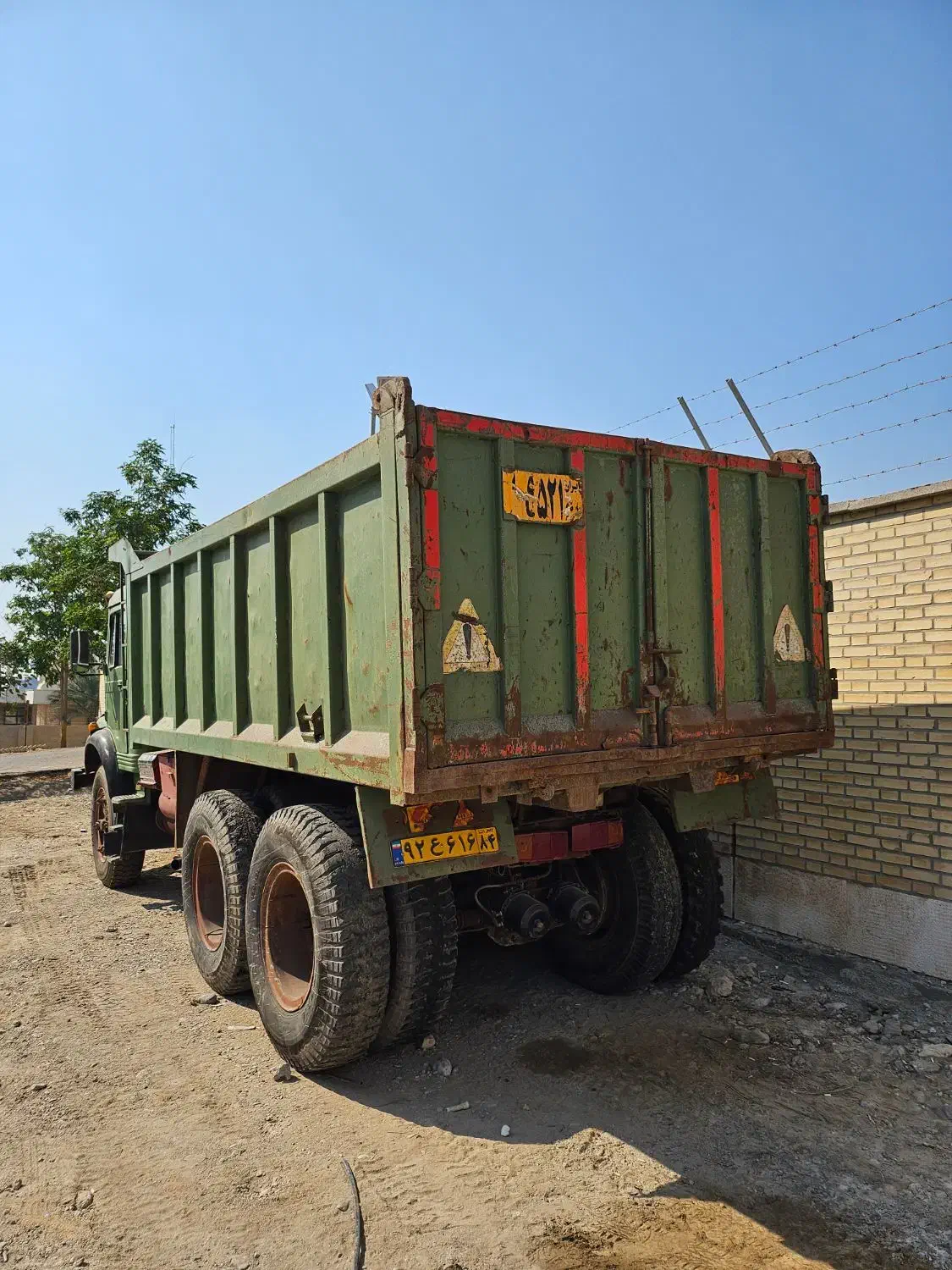 بنز کمپرسی ده چرخ ۲۶ تن سه محور اجاره داده میشود.|خودرو سنگین|بندرعباس, |دیوار