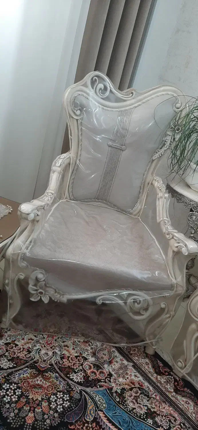 مبلمان|مبلمان خانگی و میز عسلی|ابریشم, |دیوار