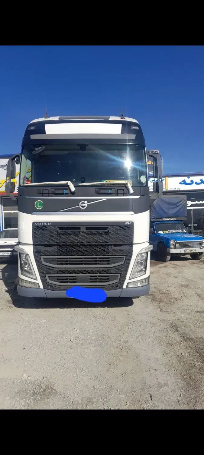 کشنده|خودرو سنگین|میانه, |دیوار