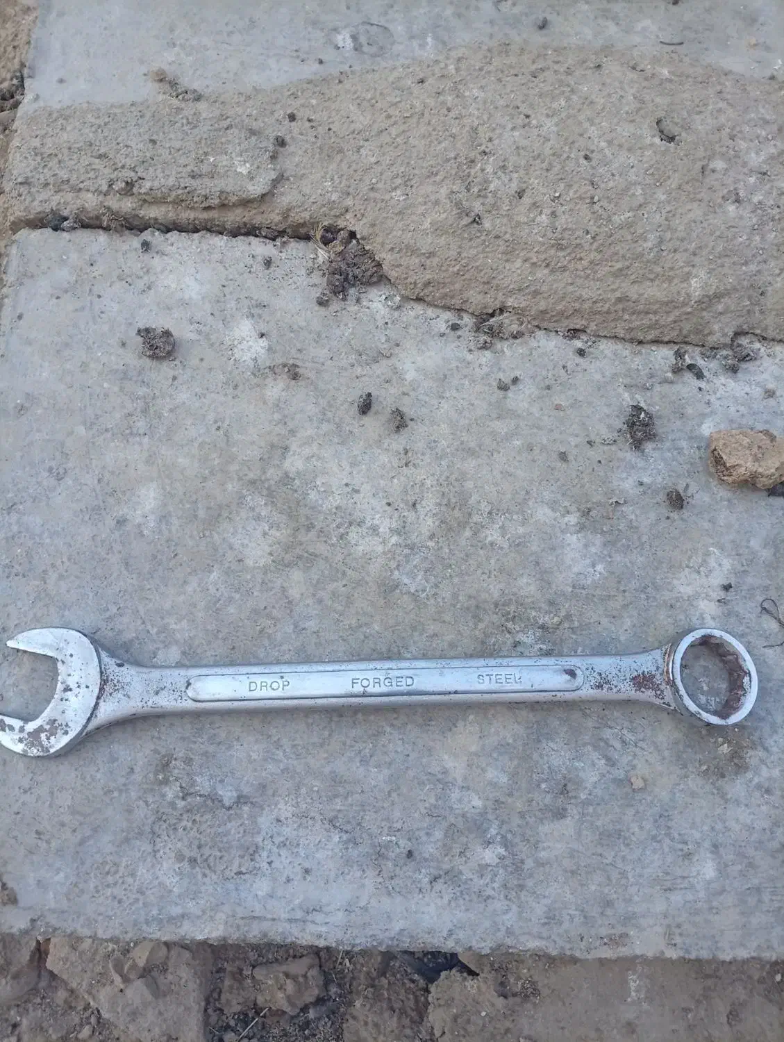 آچار 14بزرگ|ابزارآلات|دهدشت, |دیوار