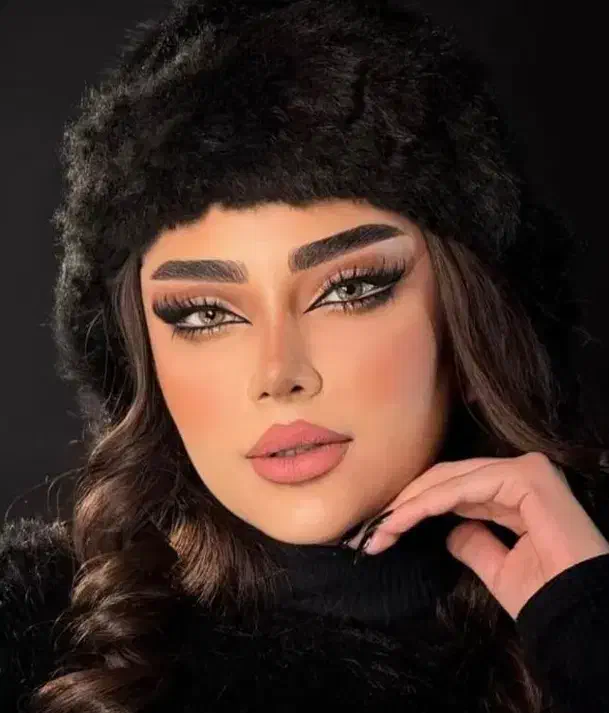 تخفیف یلدایی میکاپ شنیون،میکروابرو،تتو،ژل،بوتاکس|آرایشگاه و سالن‌های زیبایی|ورامین, ورامین|دیوار