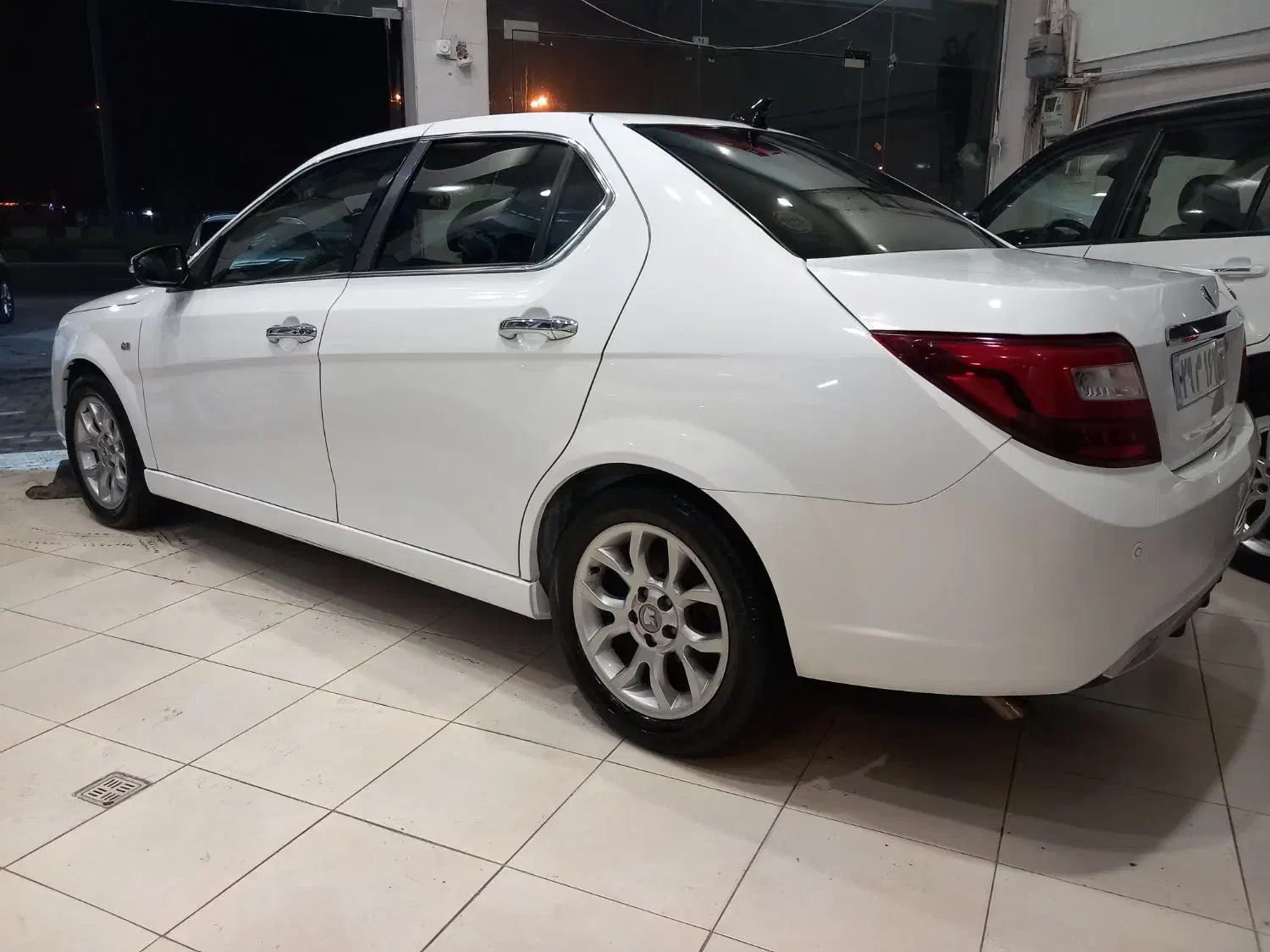 دنا پلاس اتوماتیک 1401|خودرو سواری و وانت|لاهیجان, گلستان|دیوار