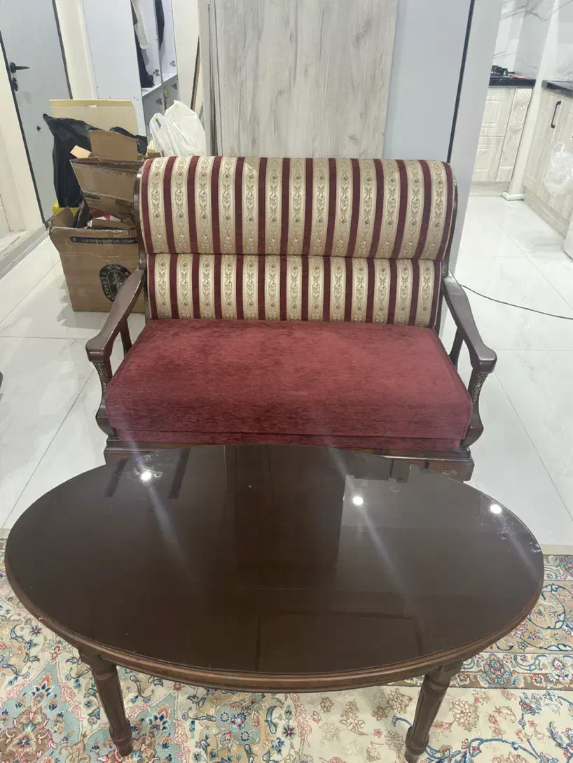کاناپه دو نفره به همراه میز جلو مبلی|مبلمان خانگی و میز عسلی|تهران, مجیدیه|دیوار