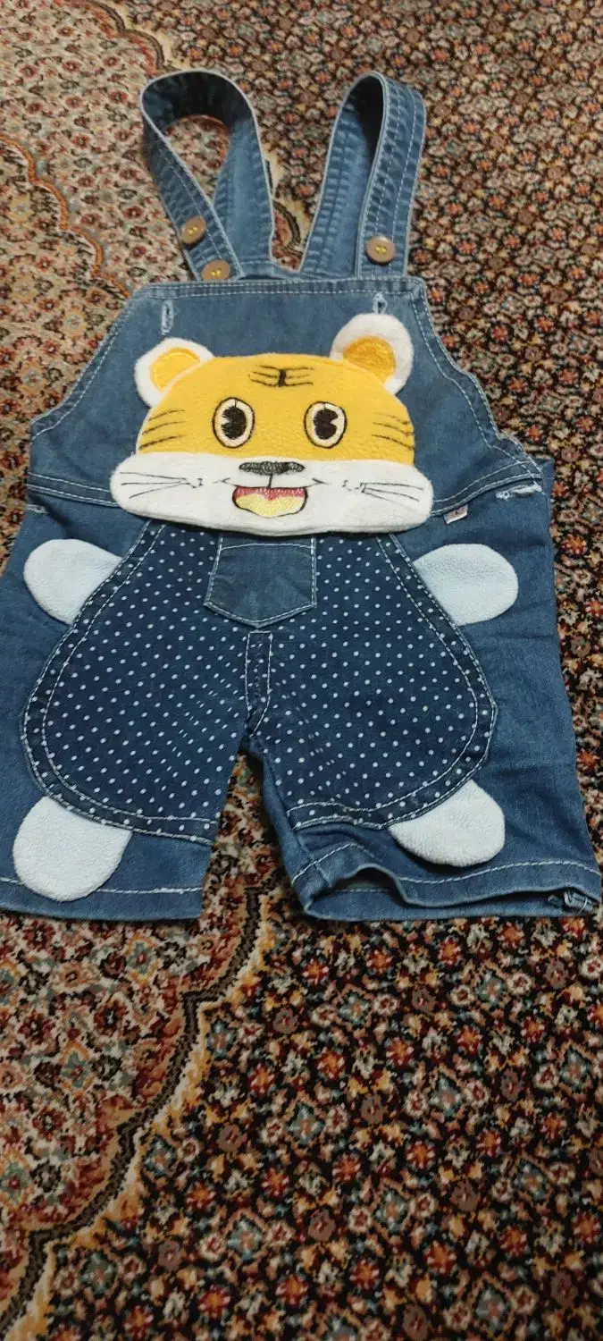 چند عدد لباس دخترانه تمیز ودر حد نو|کفش و لباس بچه|تبریز, |دیوار