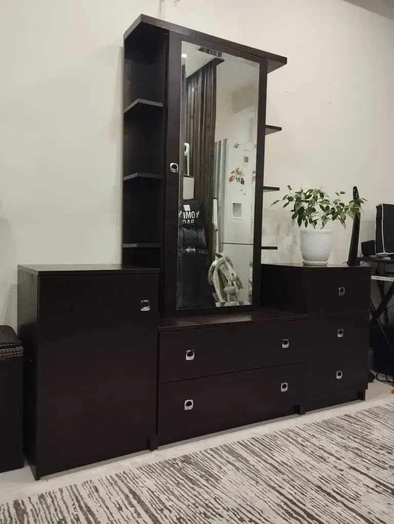 آینه و کنسول و پاتختی|بوفه، ویترین، کنسول|سنندج, |دیوار