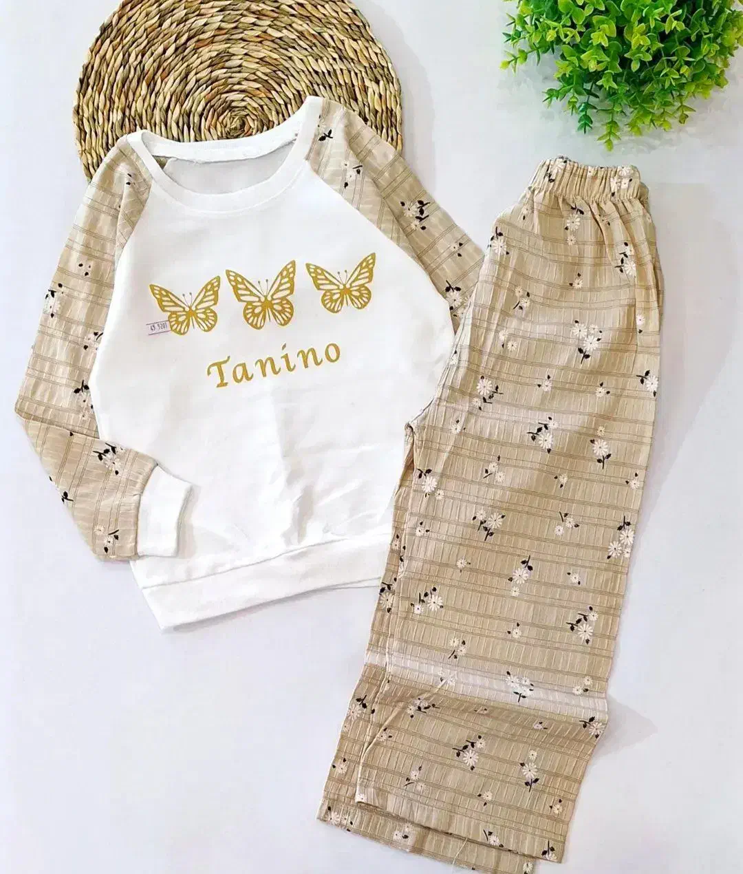 پوشاک بچگانه|کفش و لباس بچه|ابرکوه, |دیوار