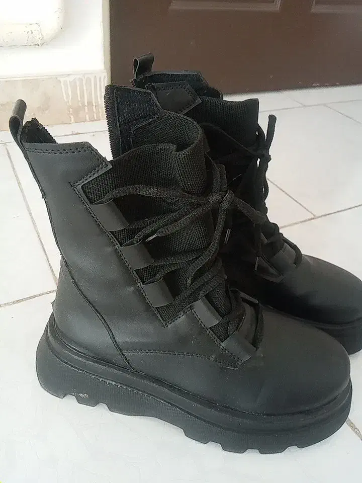 بوت مشکی مخصوص زمستان|کیف، کفش، کمربند|پاکدشت, شهرک امام رضا|دیوار