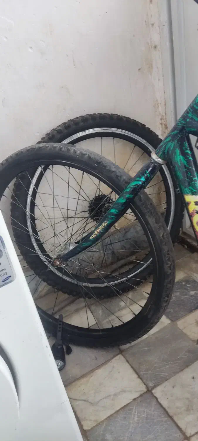 دوچرخه دنده ای تنه رنگ خفن لاستیک ها هم نو هست|دوچرخه، اسکیت، اسکوتر|بیرجند, |دیوار