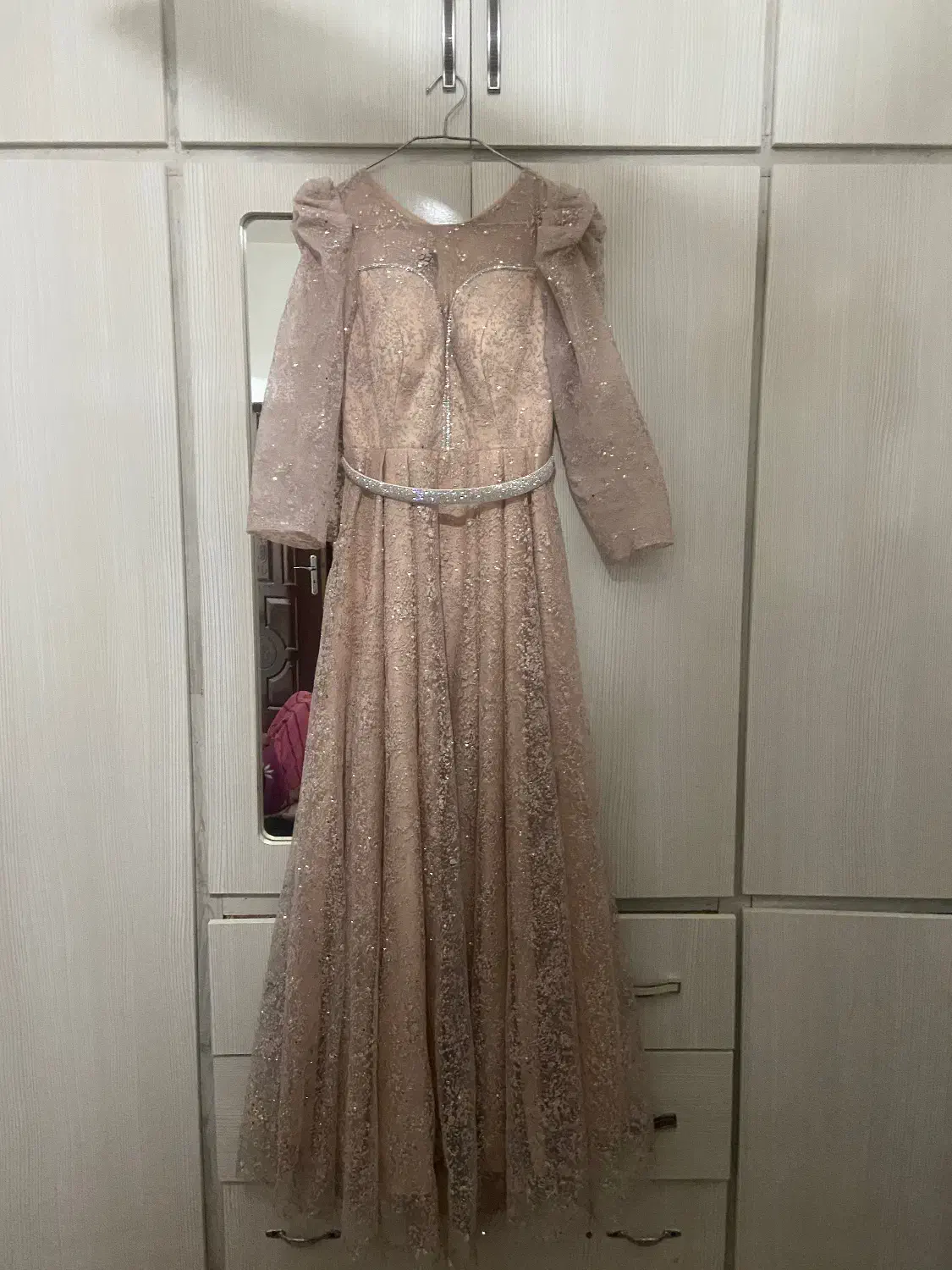 لباس مجلسی|لباس|نگین شهر, |دیوار