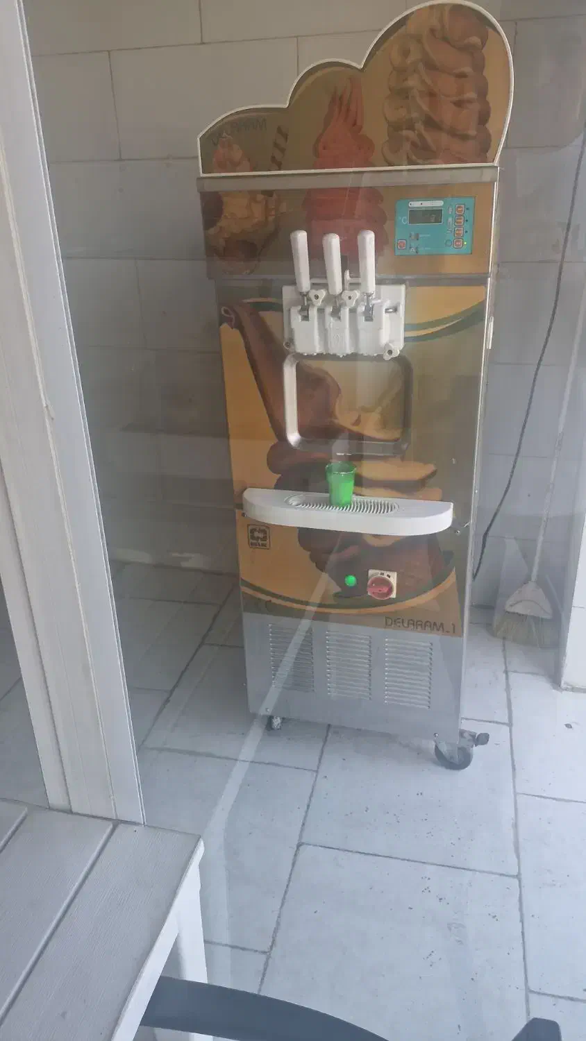 دستگاه بستنی نیک دلارام|کافی‌شاپ و رستوران|مشکین‌دشت, |دیوار