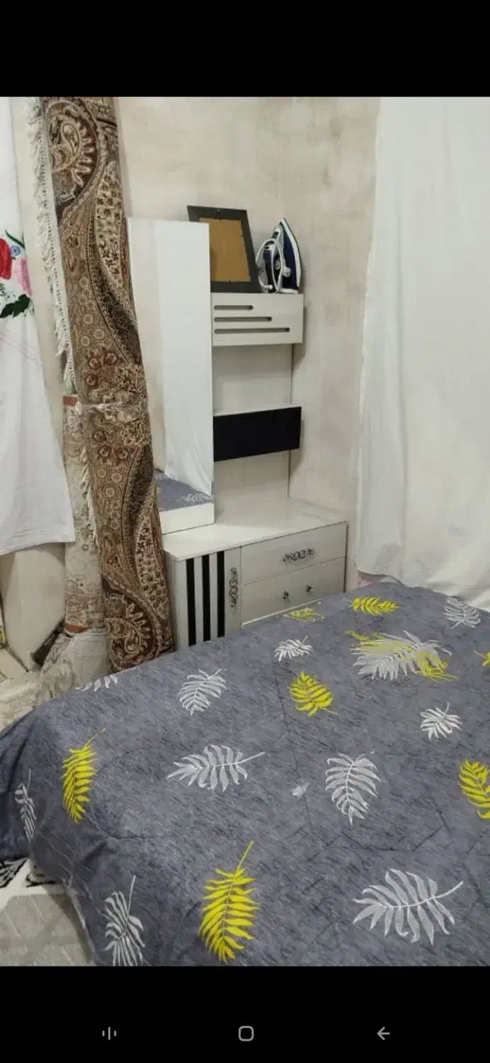 مقداری لوازم خانه بفروش میرسد در حد نو|تشک تختخواب|سجاس رود, |دیوار