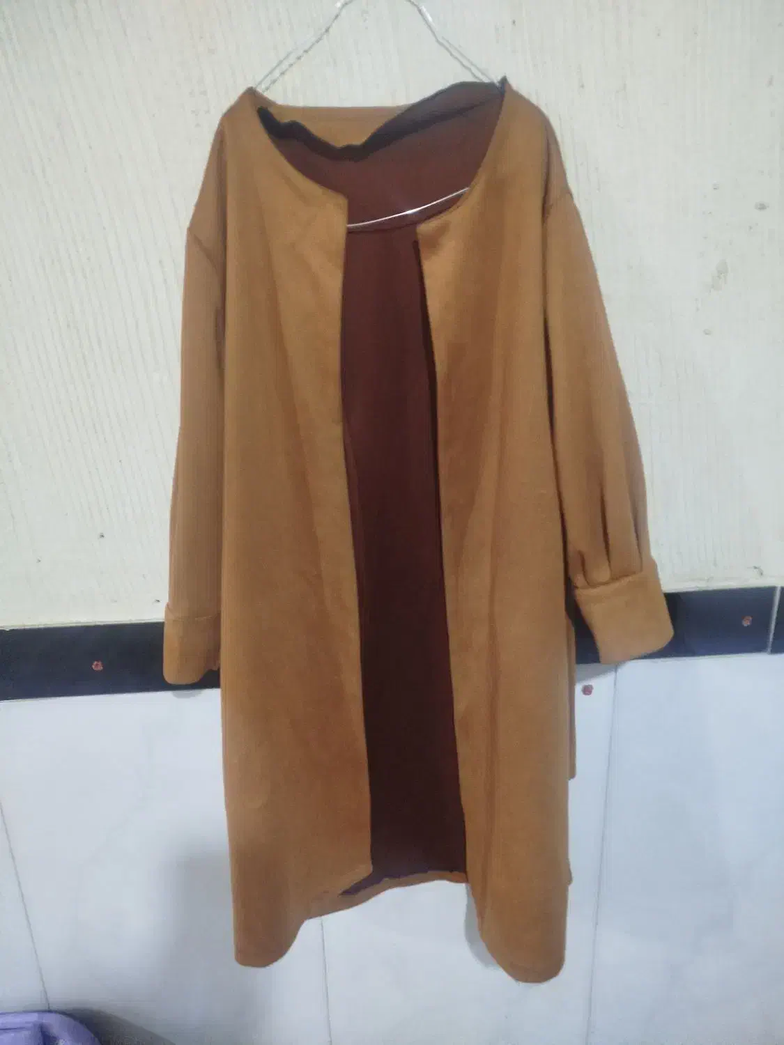 پالتوسویت|لباس|جوانرود, |دیوار