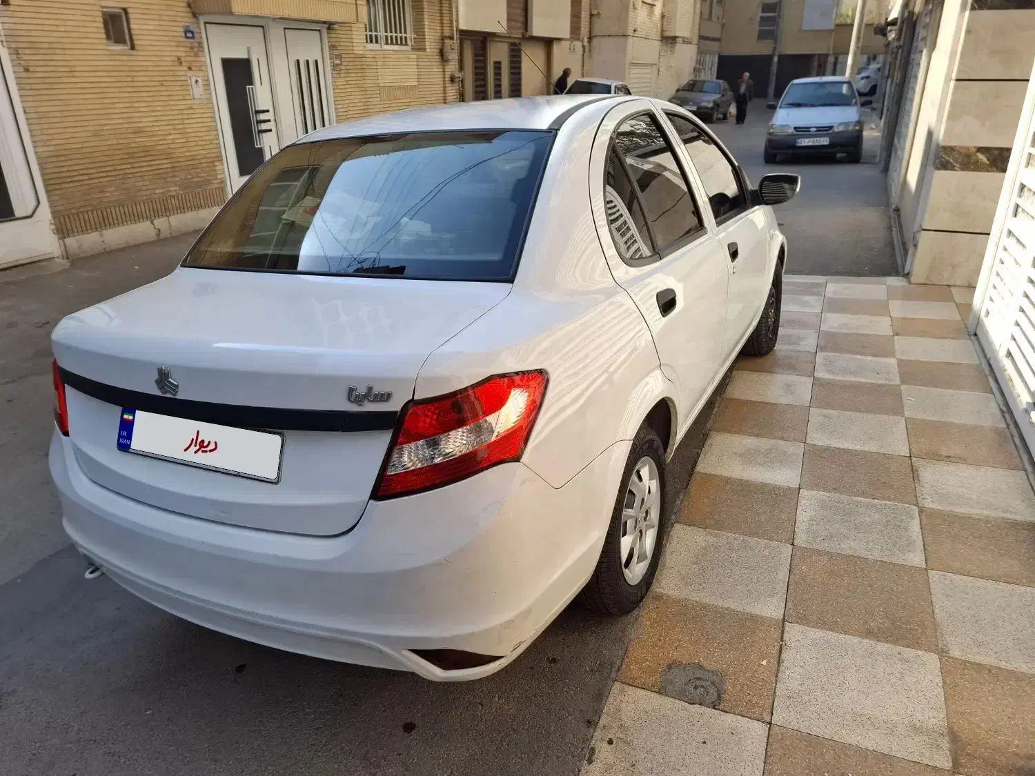 ساینا سفید ۹۸|خودرو سواری و وانت|اصفهان, وحید|دیوار