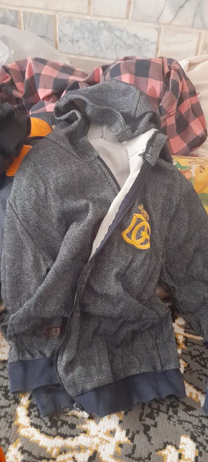 ۱۰عدد لباس کودکانه کاپشن|کفش و لباس بچه|رشت, پیرسرا|دیوار